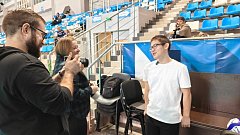 В рамках Всероссийской акции "Ёлка желаний"  состоялась встреча юного жителя Новобурасского района с волейбольной командой "Протон" и её тренером