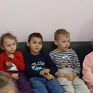 Волшебный теремок: "Серебряные" волонтёры подарили дошкольникам театральную сказку»