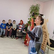 Волшебный теремок: "Серебряные" волонтёры подарили дошкольникам театральную сказку»
